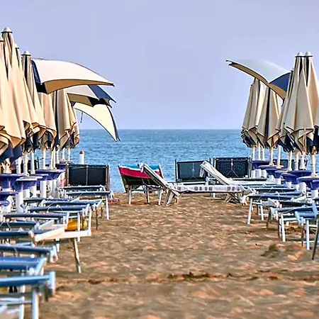 Hotel Gorgeous Retreat With Private Garden In Bibione