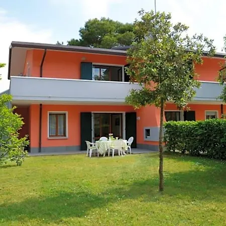 Gorgeous Retreat With Private Garden In Hotel Bibione