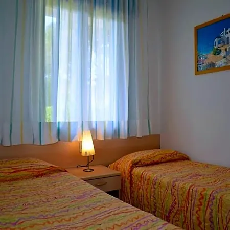 Gorgeous Retreat With Private Garden In Hotel